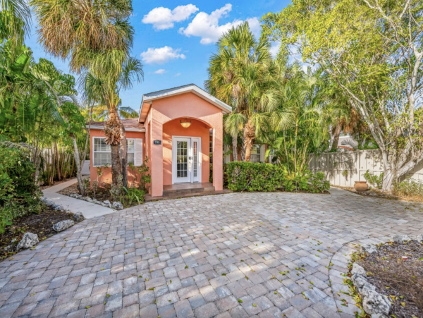 Lido Key Vacation Home with 2 Bedroom and Private Pool